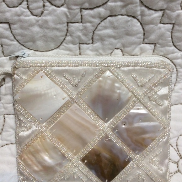 Shell Coin Purse - Picture 4 of 4